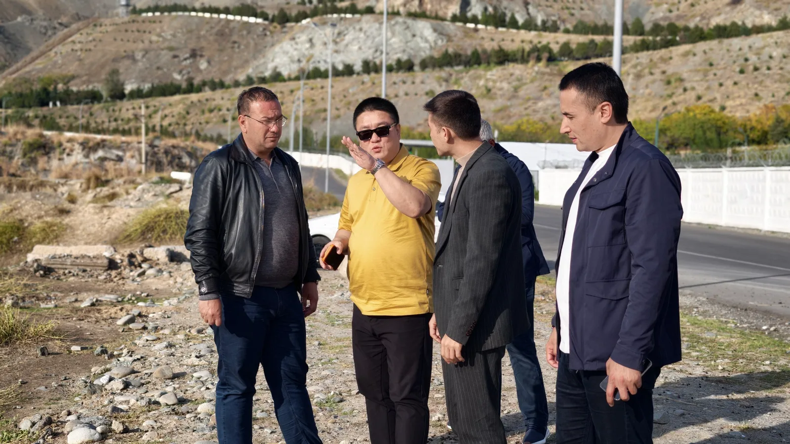 Xonobodda xitoylik investorlar Data-markaz va GES loyihalari uchun yer maydonlarini ko'rib chiqdi