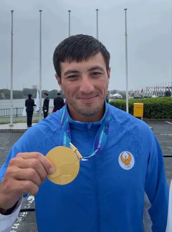 Izboskanlik kanoyachi Shahriyor Mahkamov Xitoyda oltin yutib, 2028-yilgi Olimpiadaga yo'llanma qo'lga kiritdi