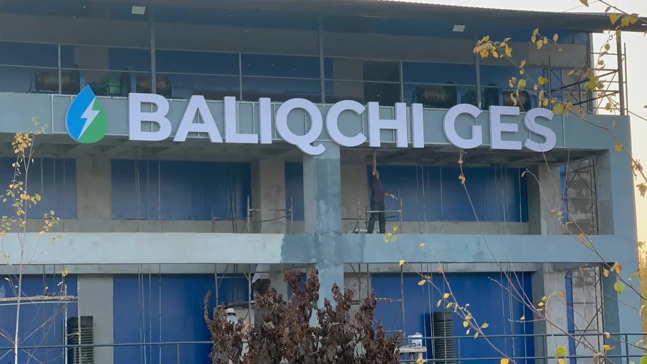 Baliqchi tumanida xitoylik investorlar hamkorligida kichik GES qurilishi yakunlanmoqda