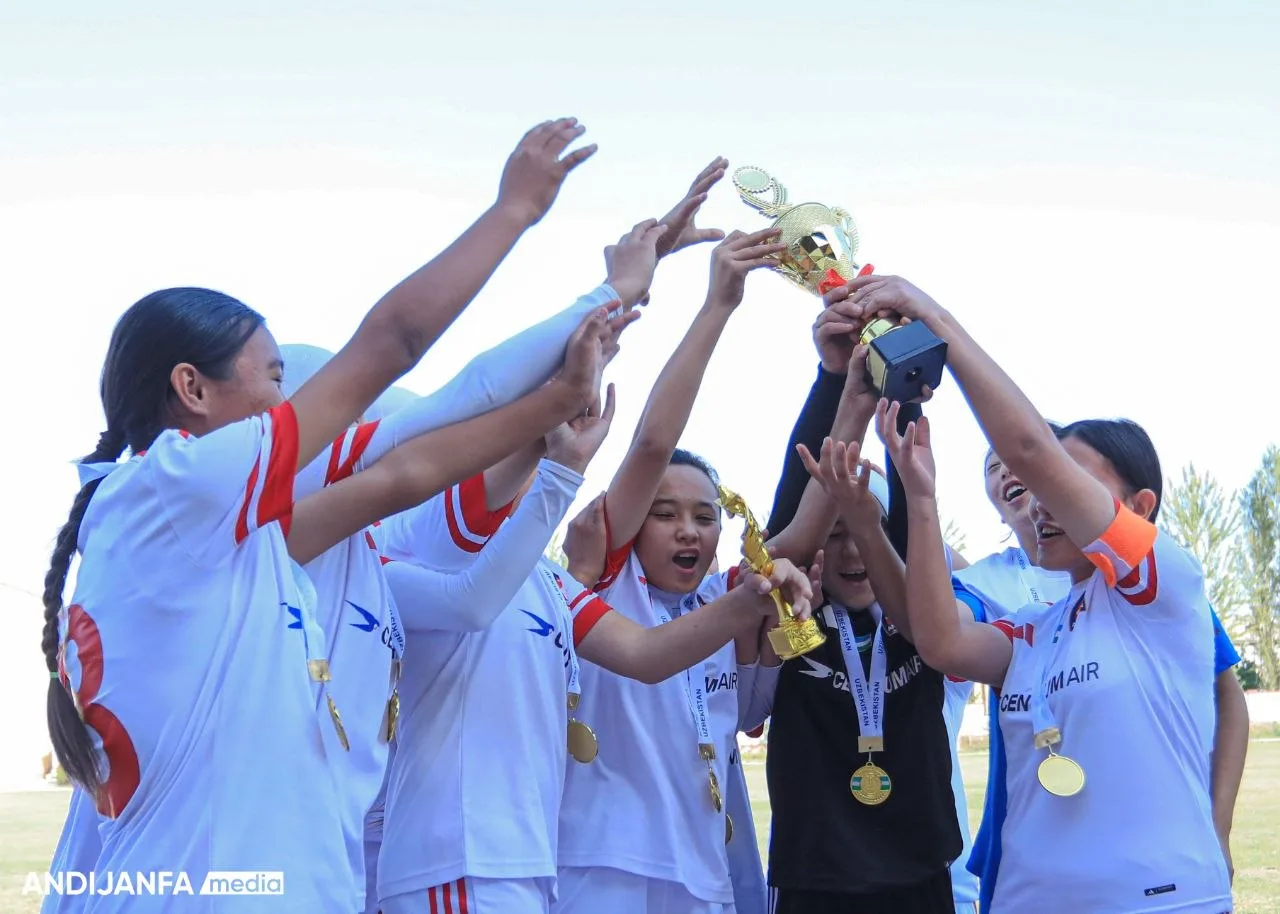Qizlar oʻrtasida Andijon viloyati U-17 futbol kubogi gʻoliblari aniqlandi