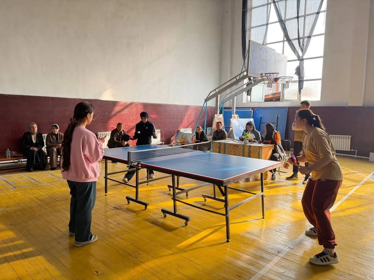 Asakada maktab o'quvchilari o'rtasida stol tennis musobaqasi o'tkazildi