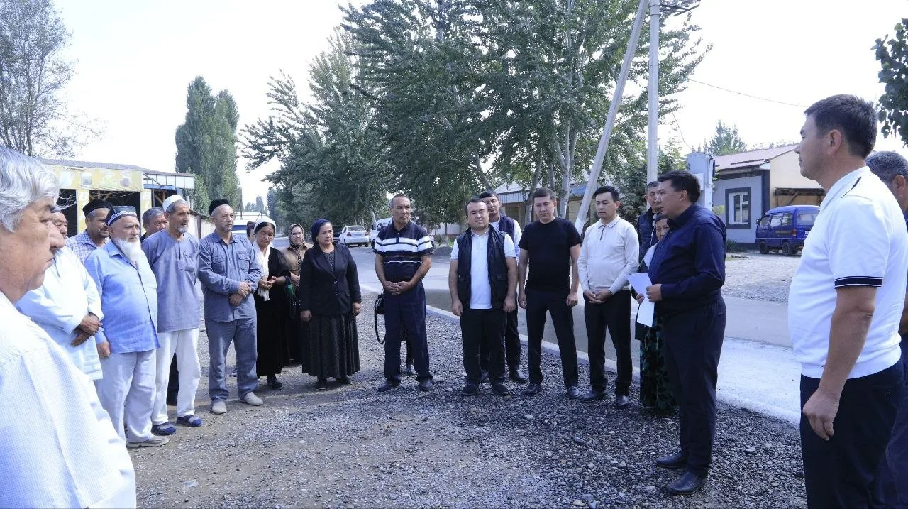 Marhamat tumanida davlat ahamiyatidagi yo'lda asfaltlash ishlari boshlandi