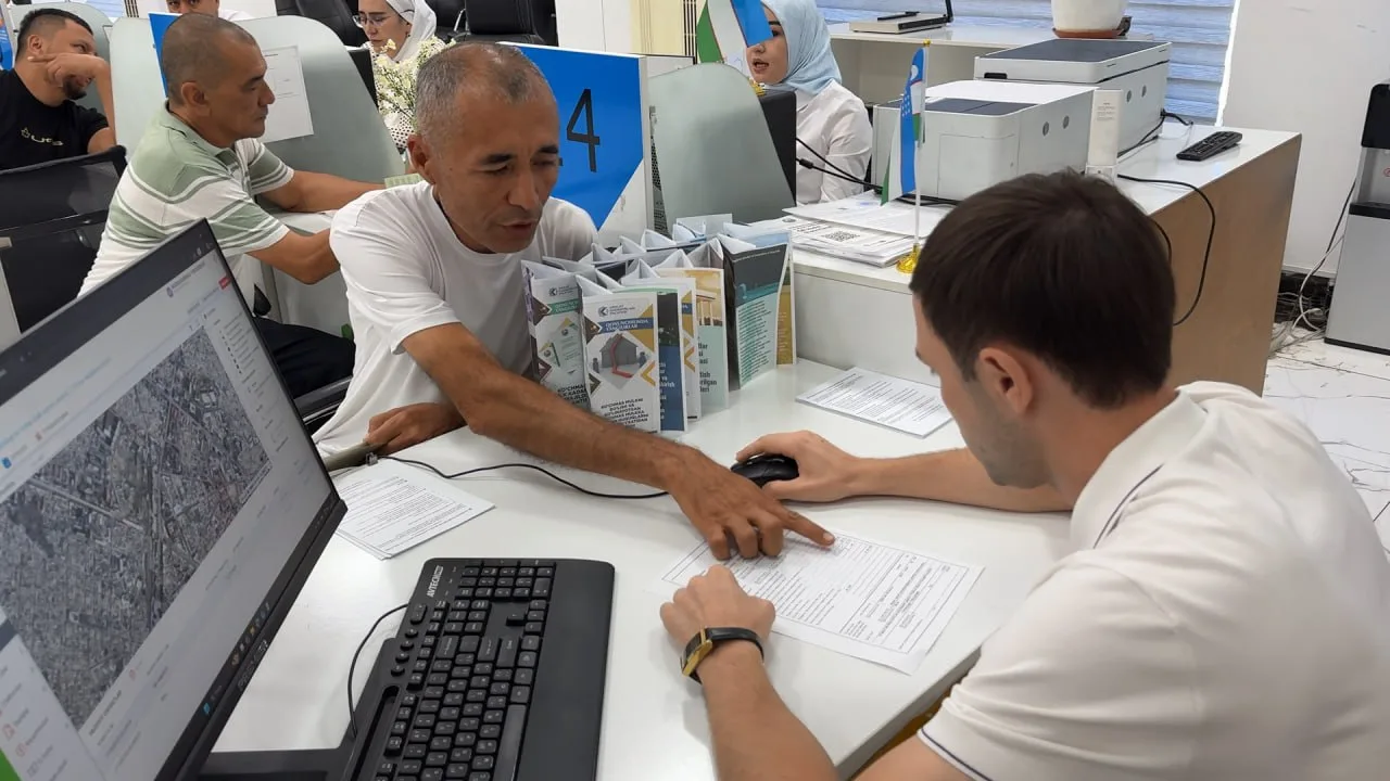Andijon shahrida Davlat xizmatlari markazida "Kadastr maslahat burchagi" ochildi
